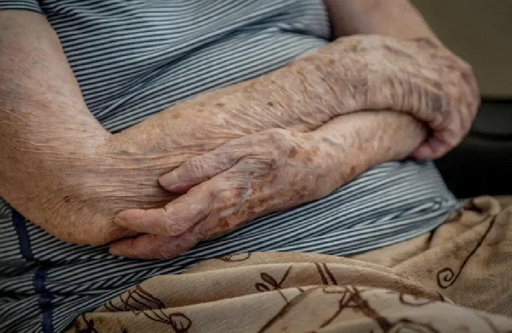 Avança proposta para proteger idosos contra violência