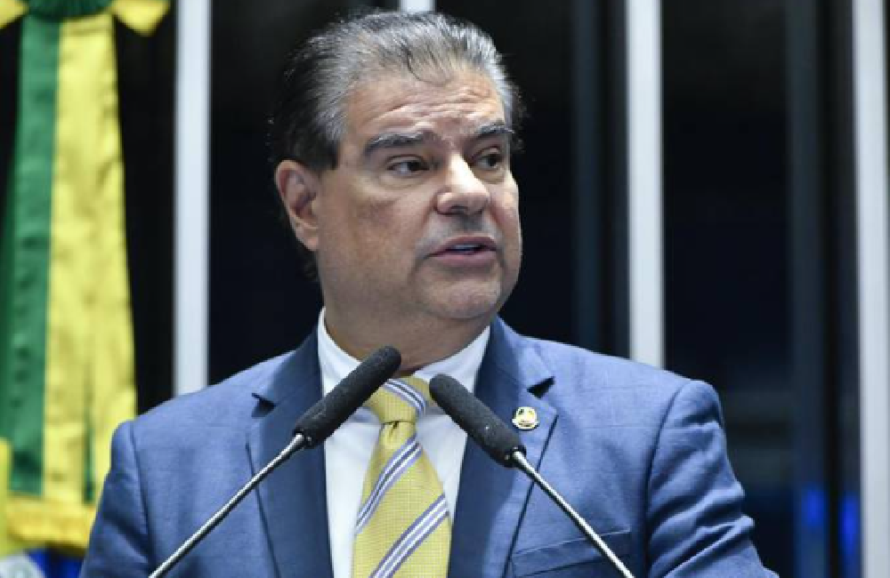 Bombeiros reconhecem atuação de senador do PSD