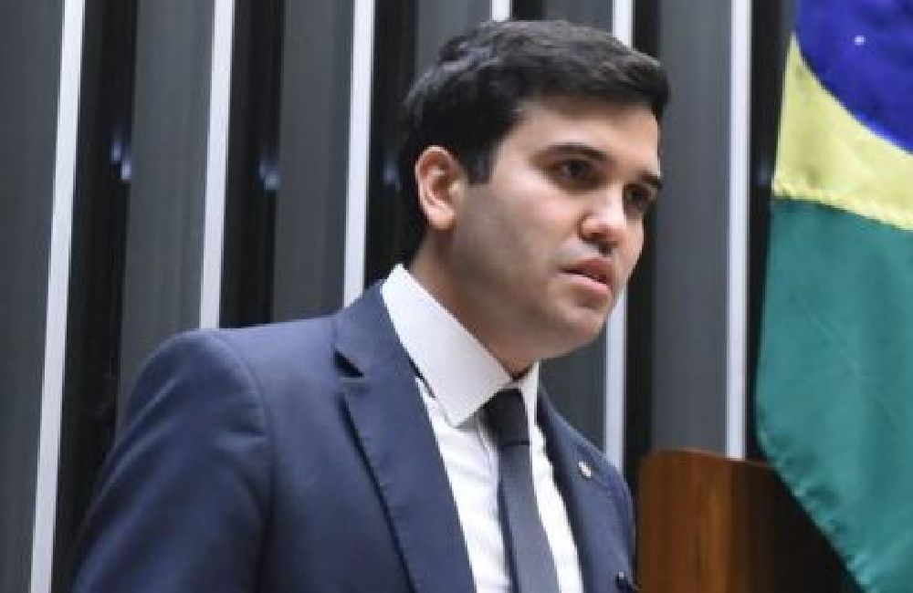 Em análise, idade mínima para usar as redes sociais