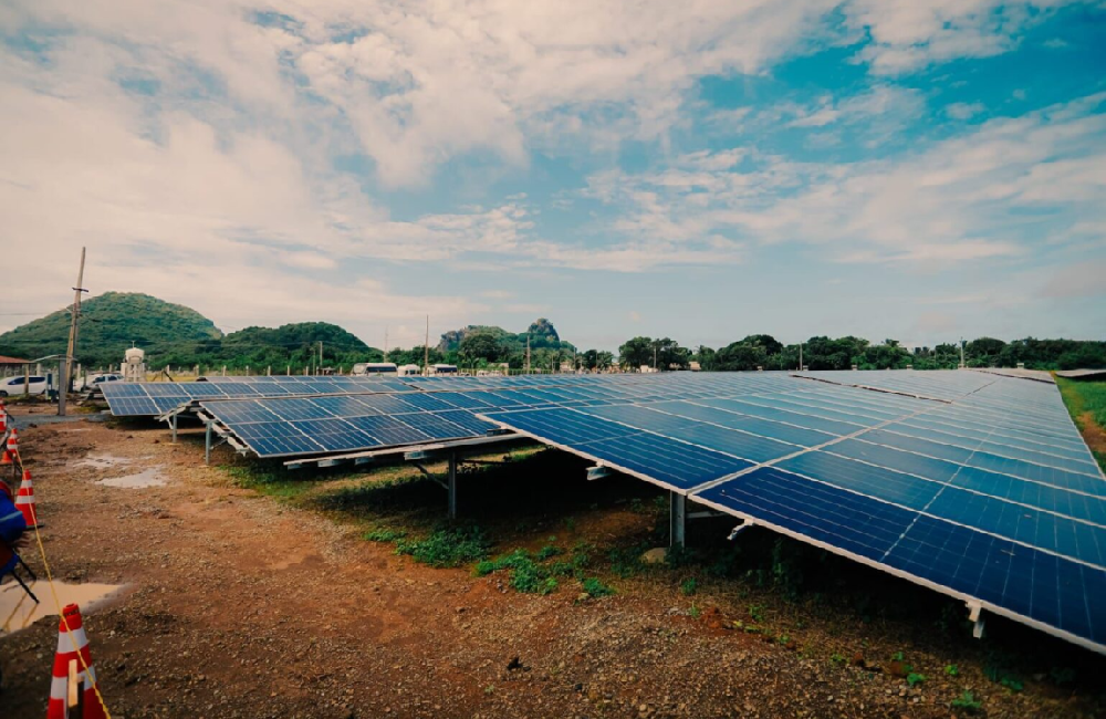 Fernando de Noronha avança em projeto de energia limpa e mira descarbonização até 2027
