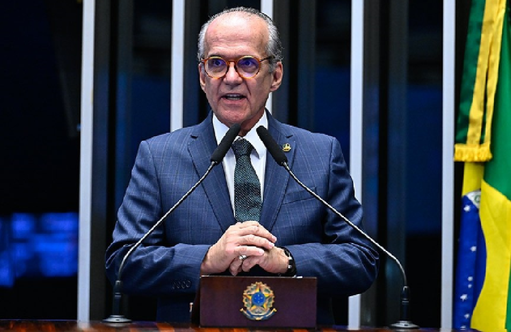 Fernando Dueire defende atualização do piso salarial de médicos e dentistas no Senado