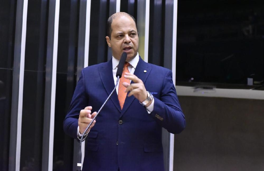 Projeto de Lei Propõe Medicamentos Gratuitos no SUS para Pessoas Neurodivergentes