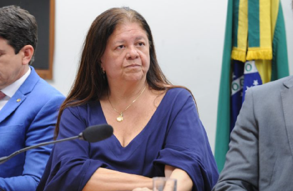 Projeto isenta comprador de veículo de multa anterior